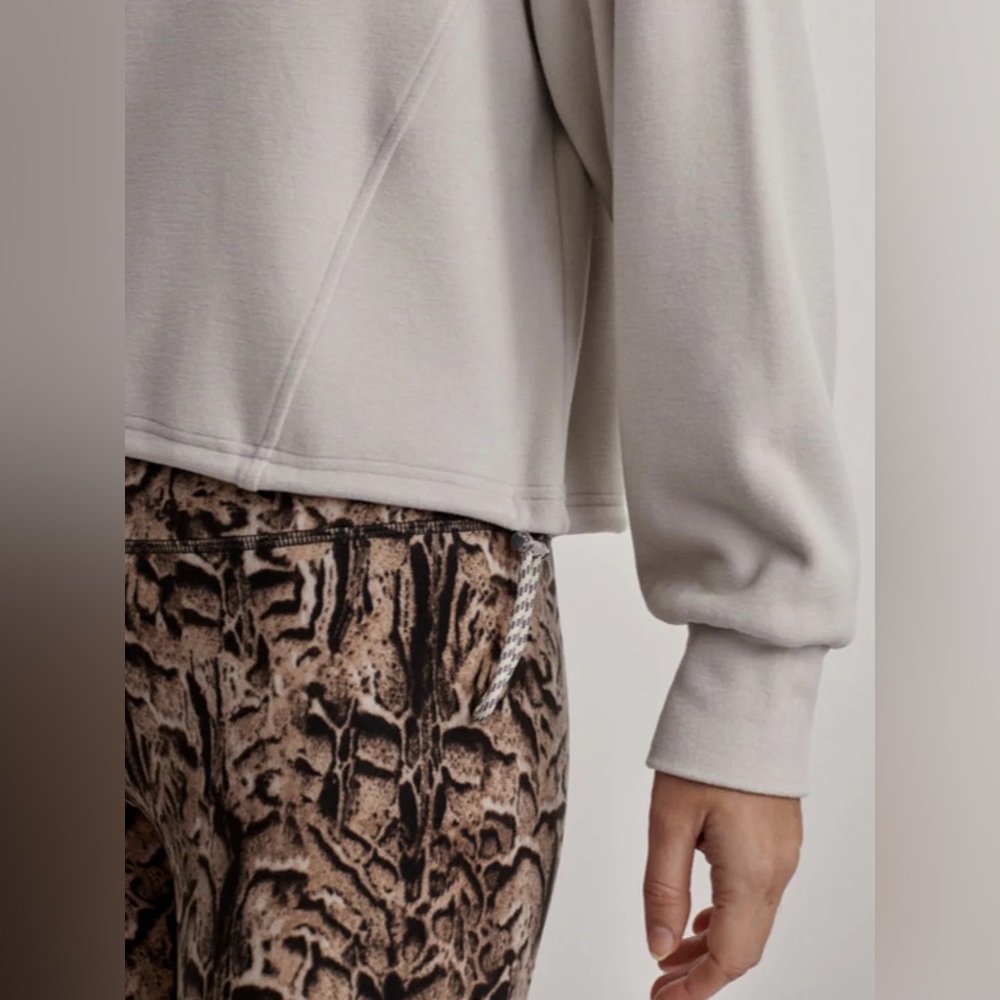 VARLEY Collett Half Zip Pullover Sweatshirt - Picture 2 of 9